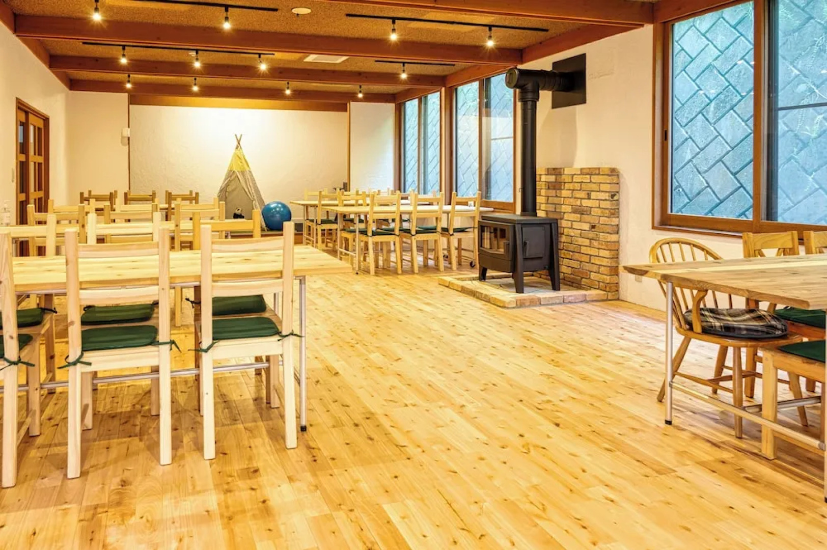 Mountain Lodge at 1,400m Hütte Jil Shirakabako