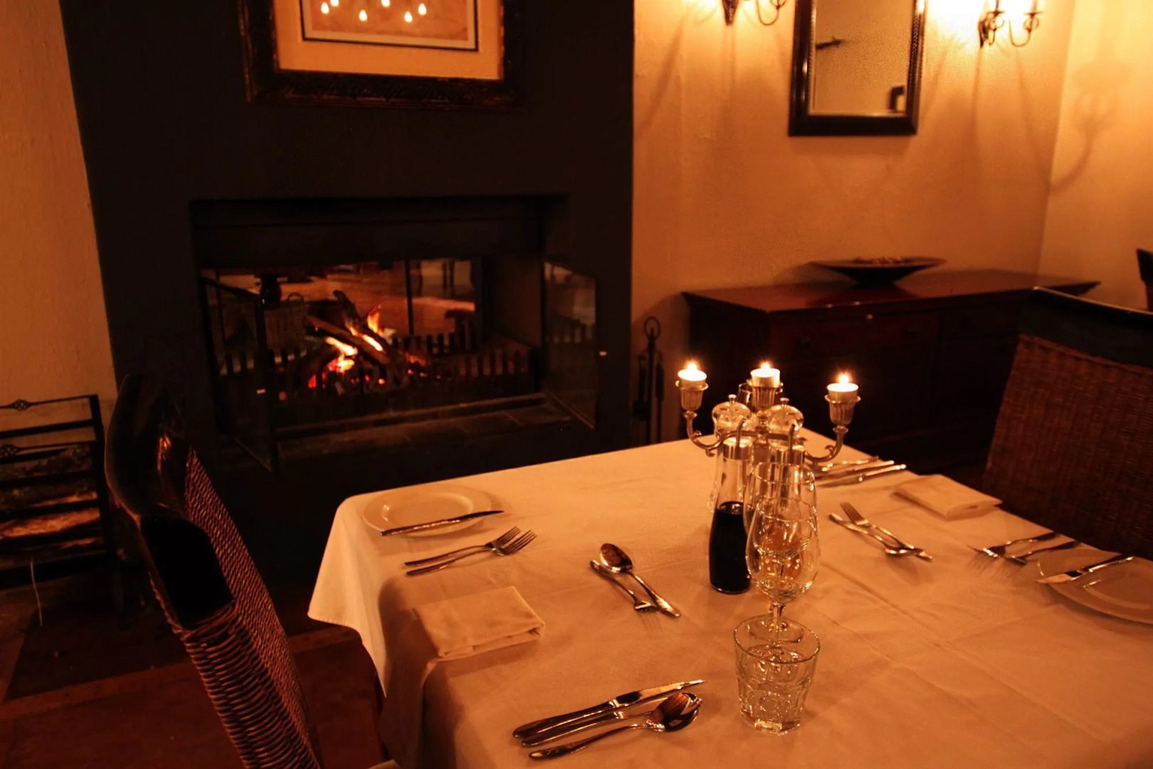 Hlosi Game Lodge - Amakhala Game Reserve