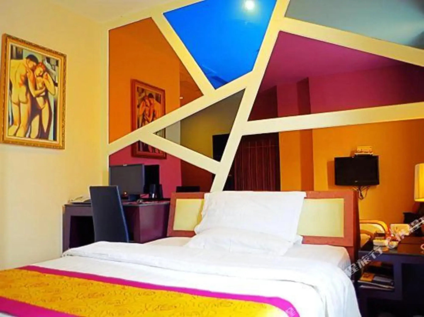 Huangchao Luoqi Fashion Hotel