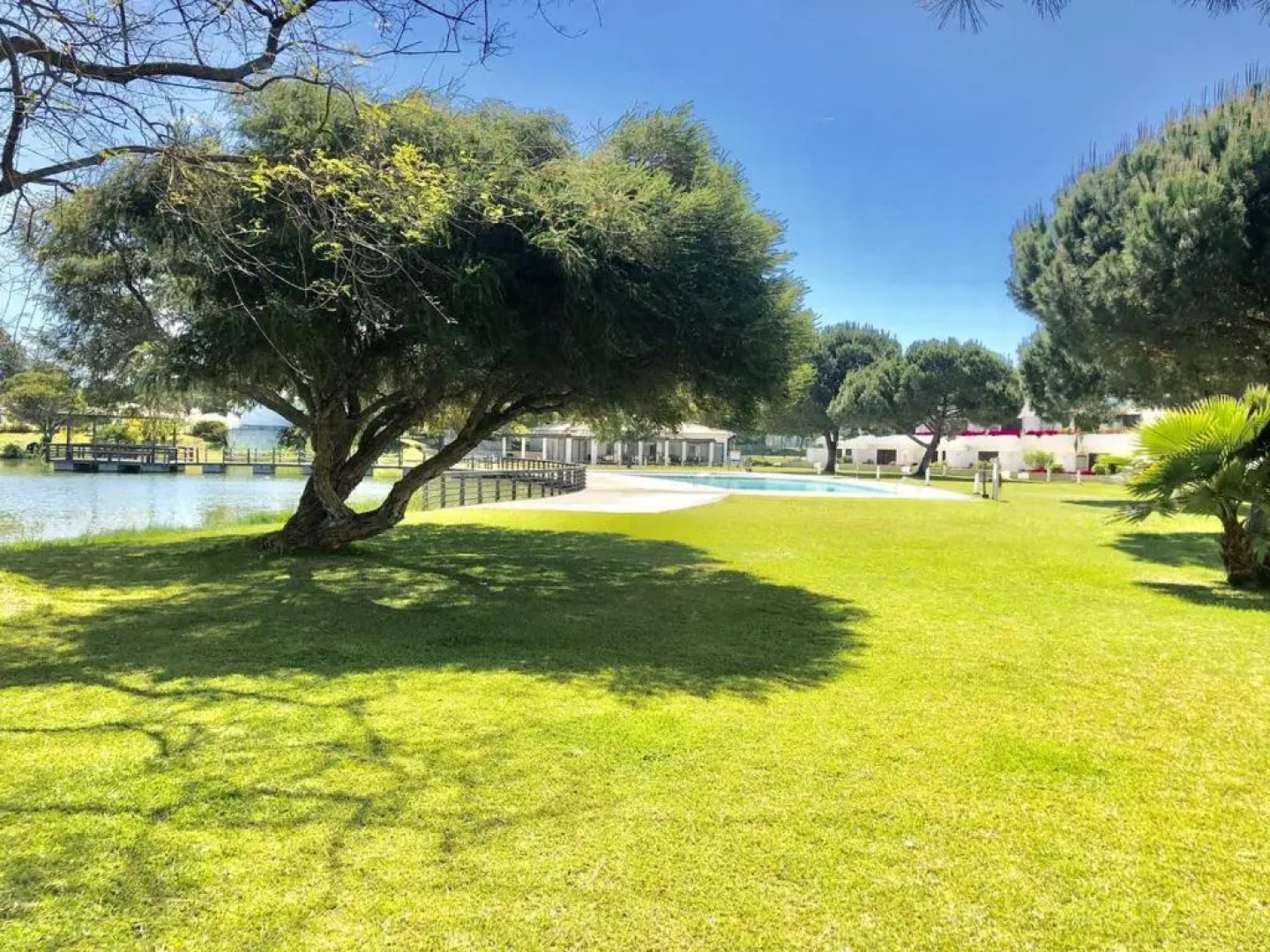 Private Lake Condo Apartment - Tróia