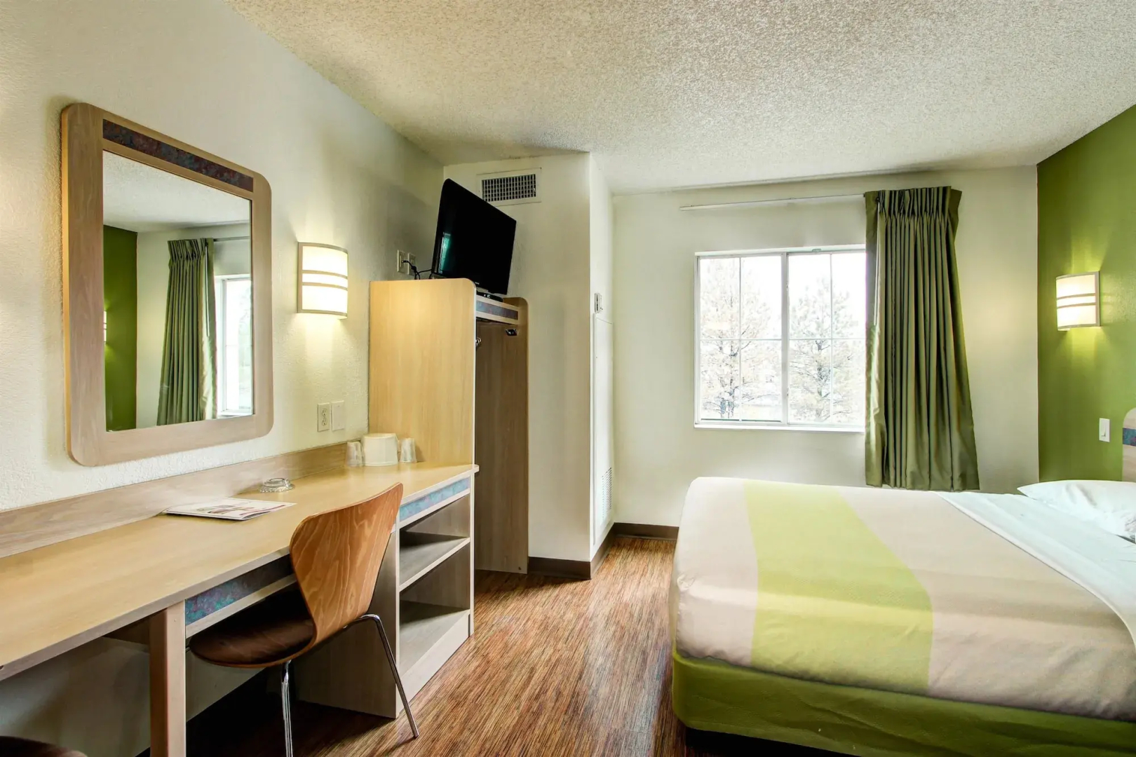 Super 8 by Wyndham Aurora East