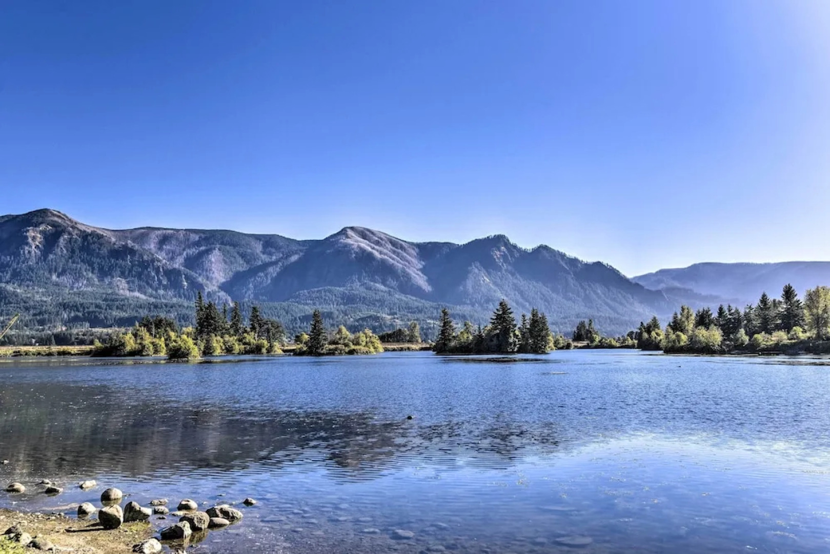 Stunning Stevenson Retreat w/ Mountain Views!