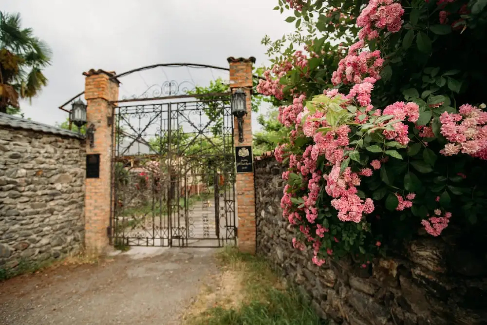 Отель Chateau Eniseli