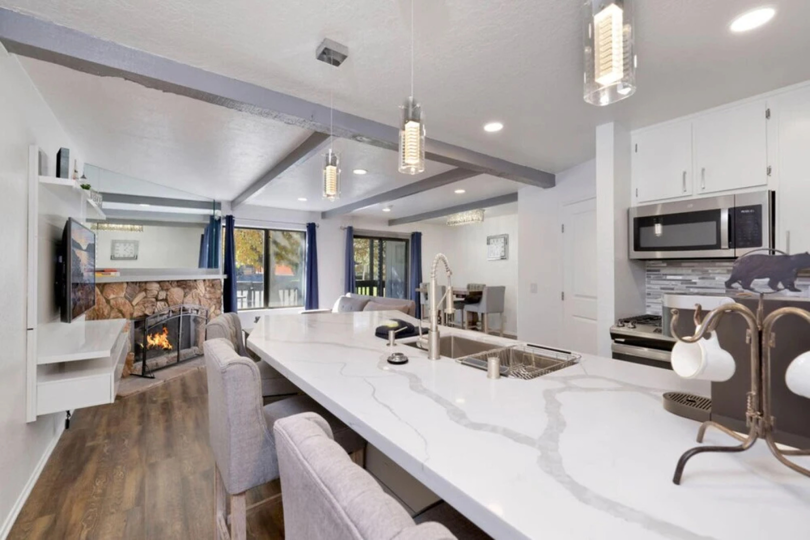 Blue Jay Getaway #2082 by Big Bear Vacations