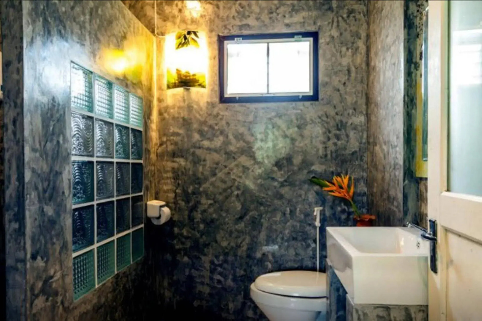 Pop Riverside Homestay