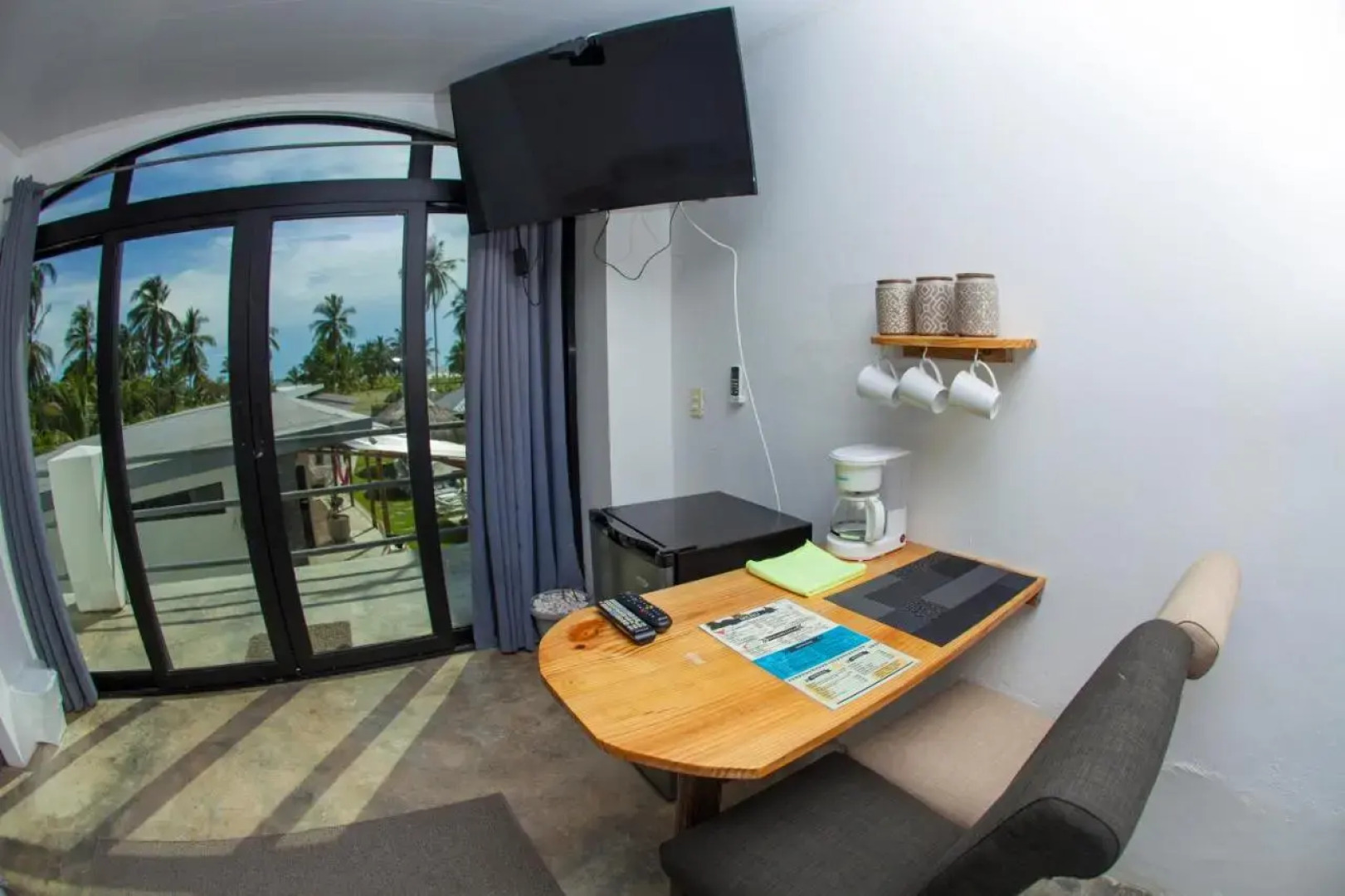 Show Pony Beach Resort and Suites