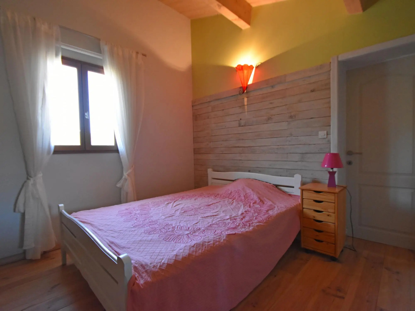 Lush villa in Vélieux with private heated swimming pool