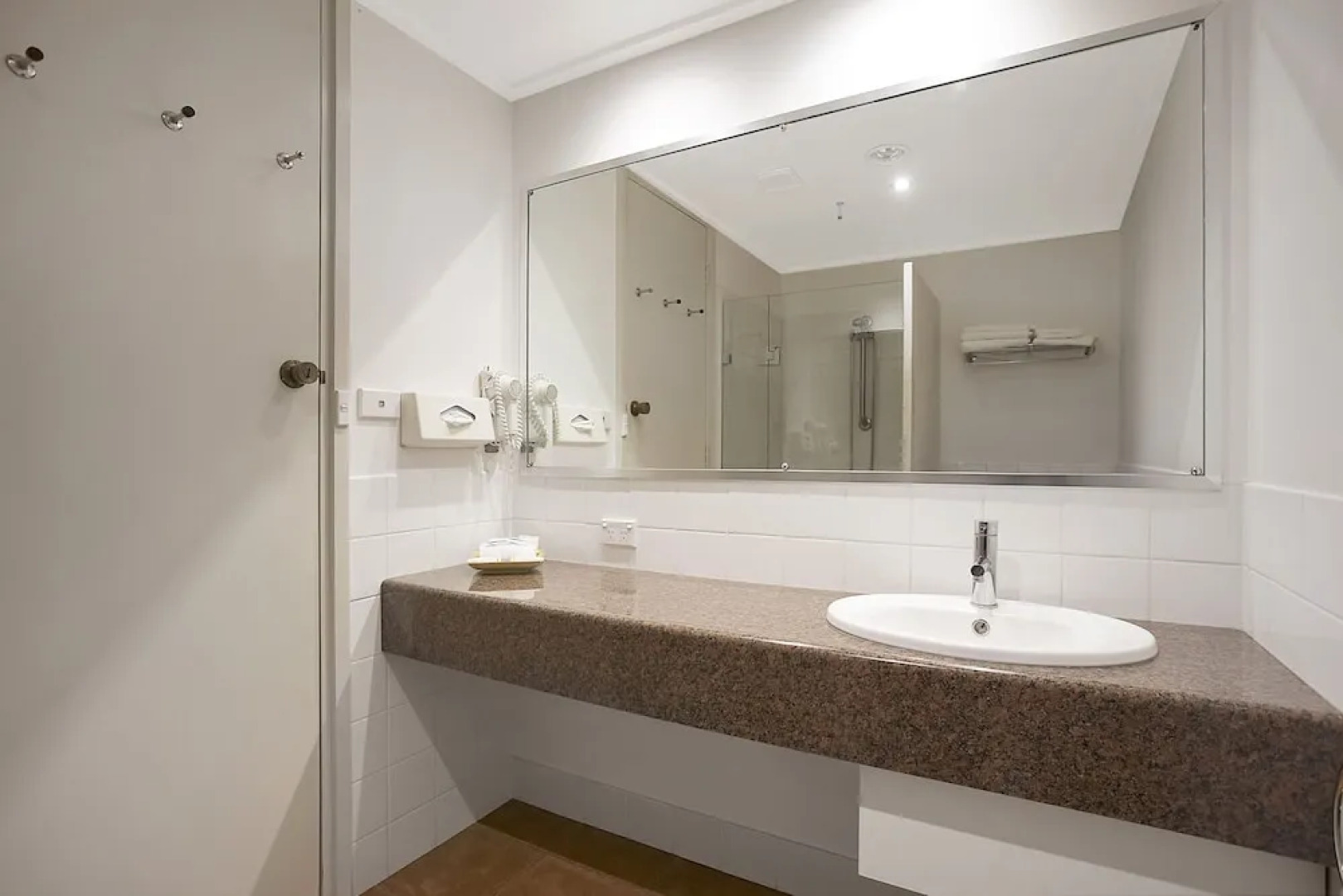 Richmond Henty Hotel