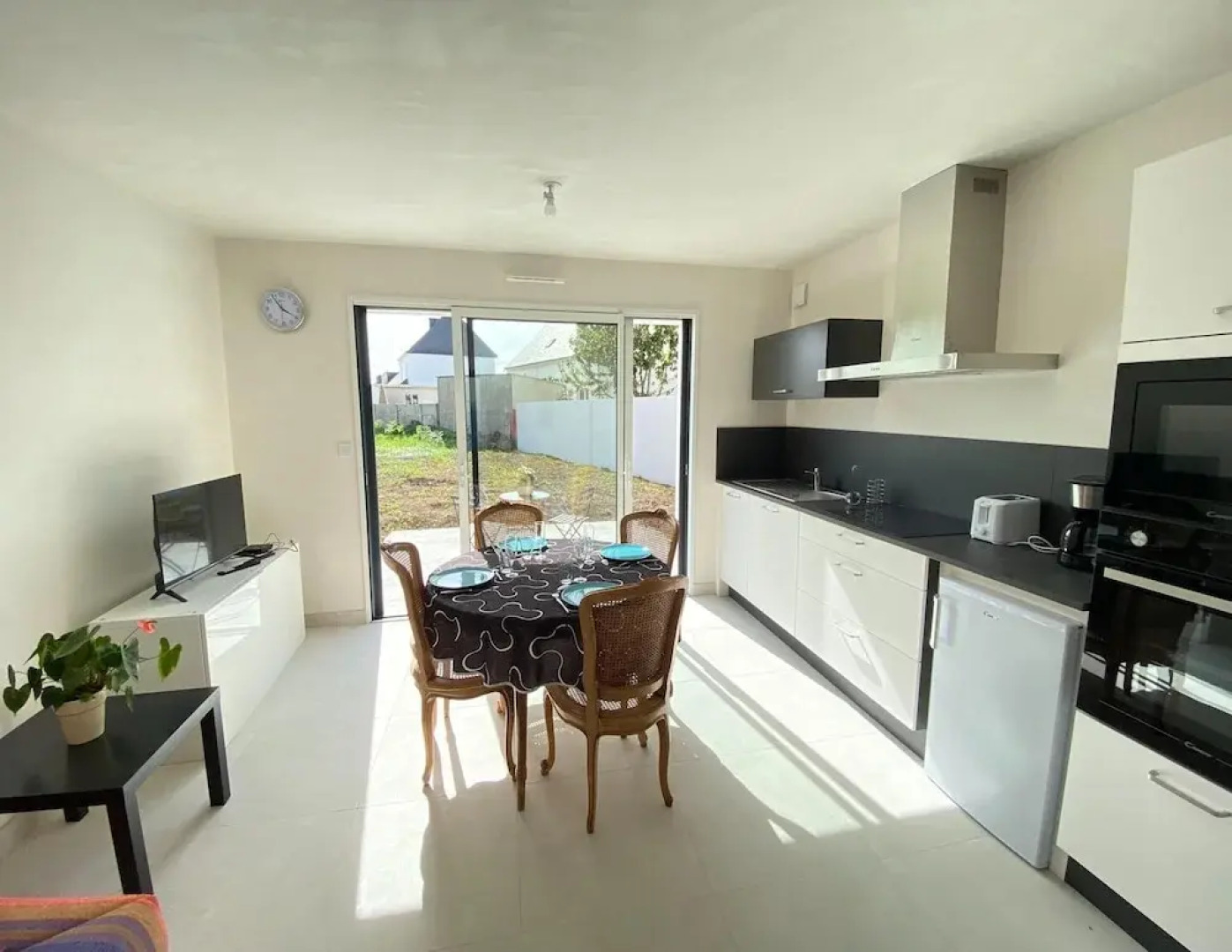 Charming Independent Apartment in Belz