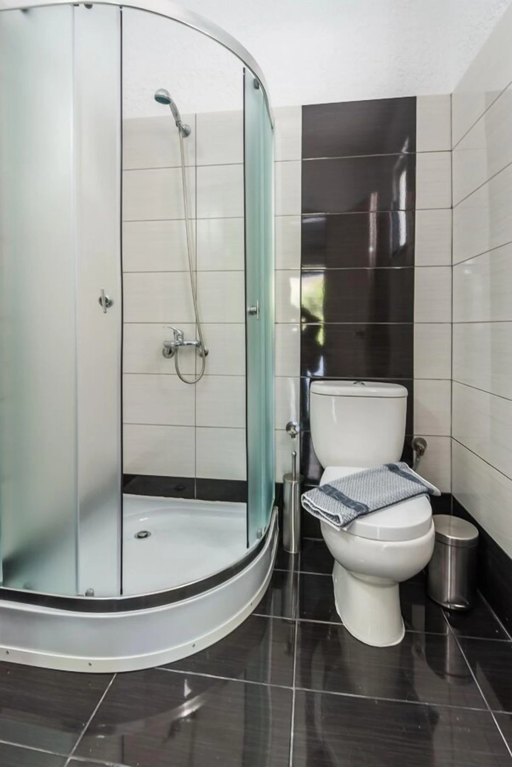 Essential Summer - Adults only