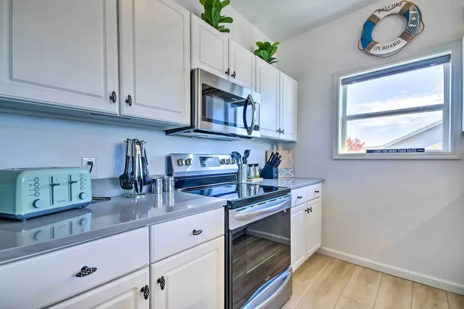 Boat Slip + Pool Access: Lake Ozark Condo!