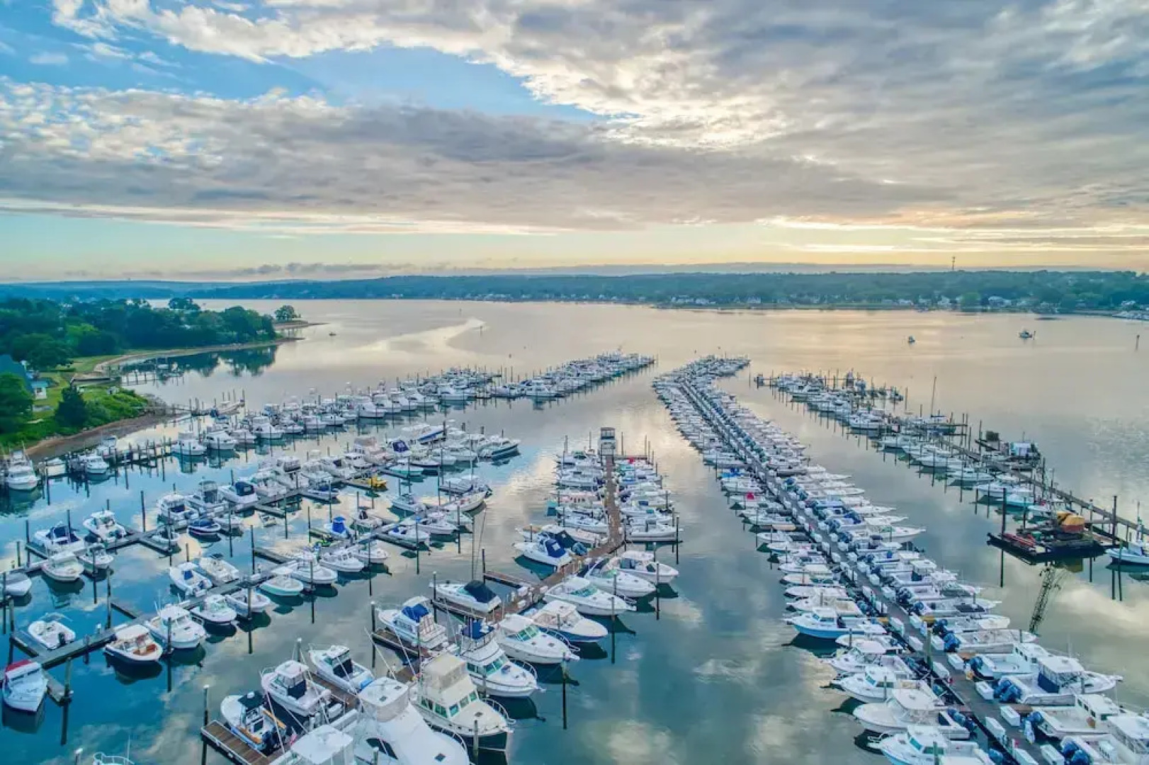 Inn at Harbor Hill Marina