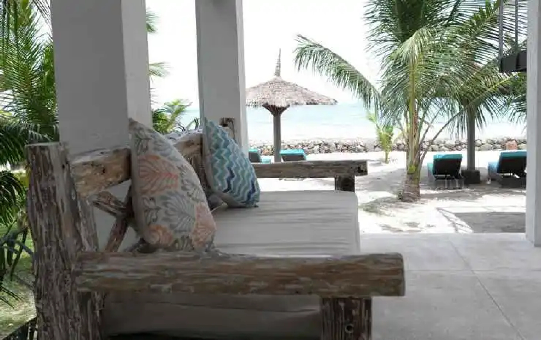 MYAMO Beach Lodge