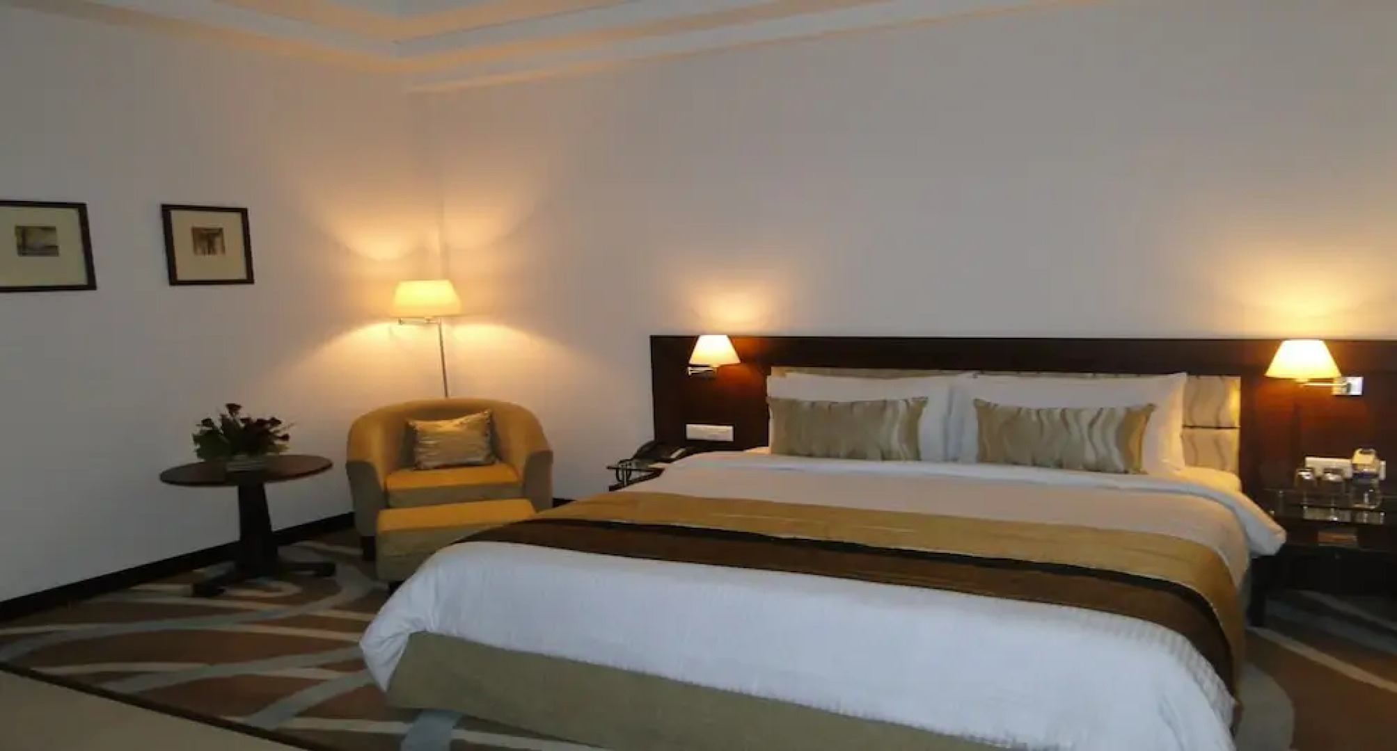 City Heart Sarovar Portico