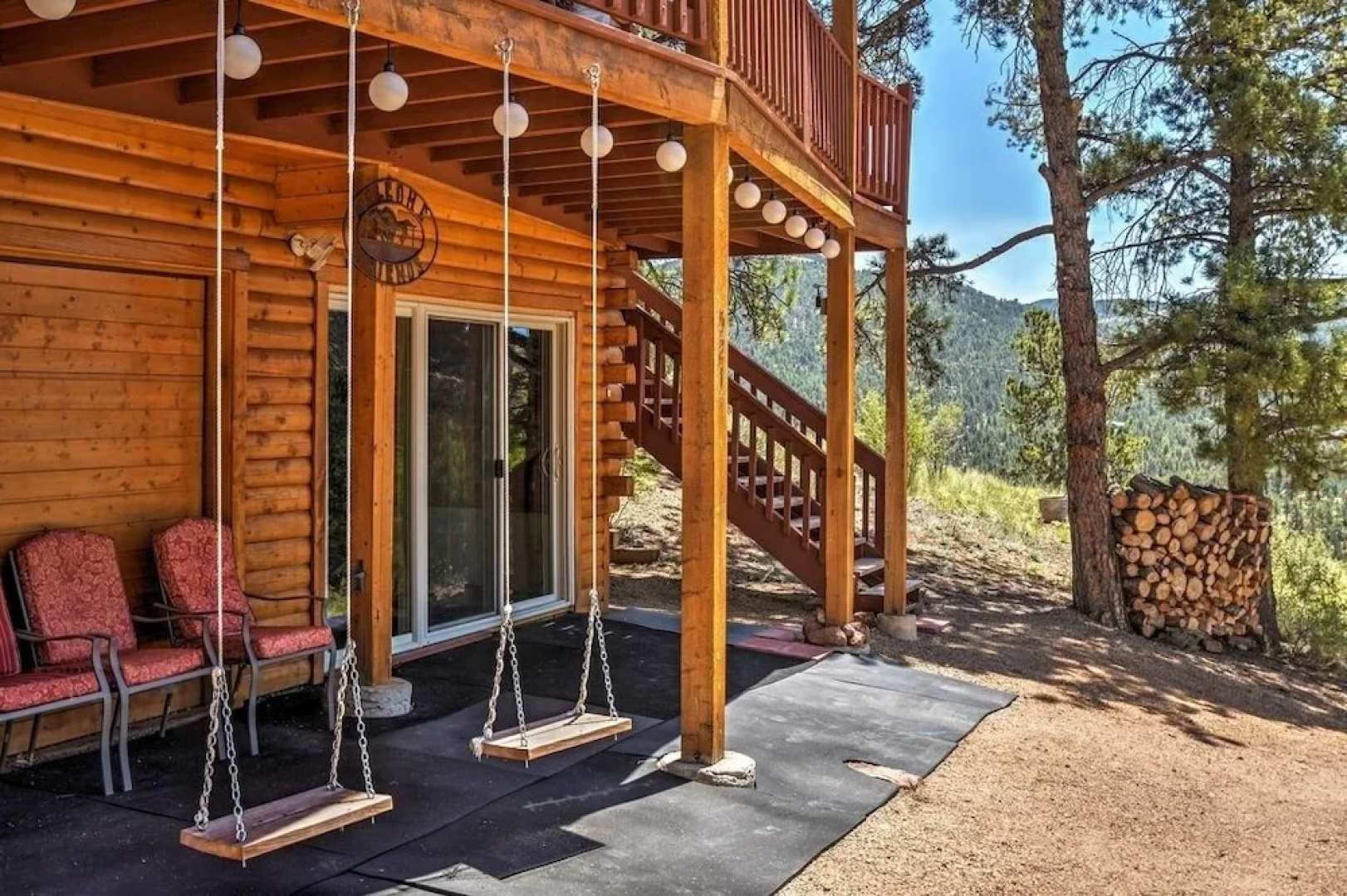 Secluded W/ Game Room & Huge Wraparound Deck 3 Bedroom Cabin