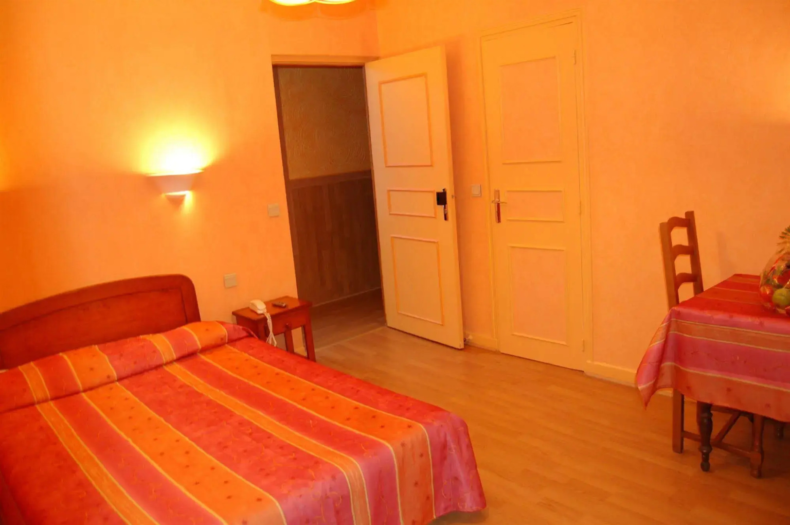 Hotel Des Couronnes Chateaudun