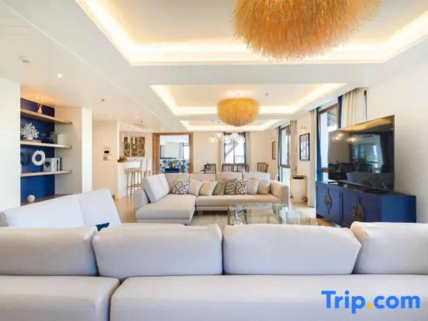 Phuket Seaview with Pool and Rooftop 4 Bedroom Skyvilla