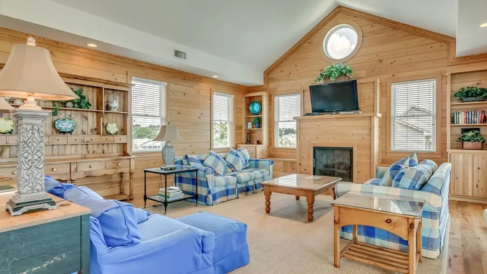 Mr Bugs Summer House by Peace Vacations