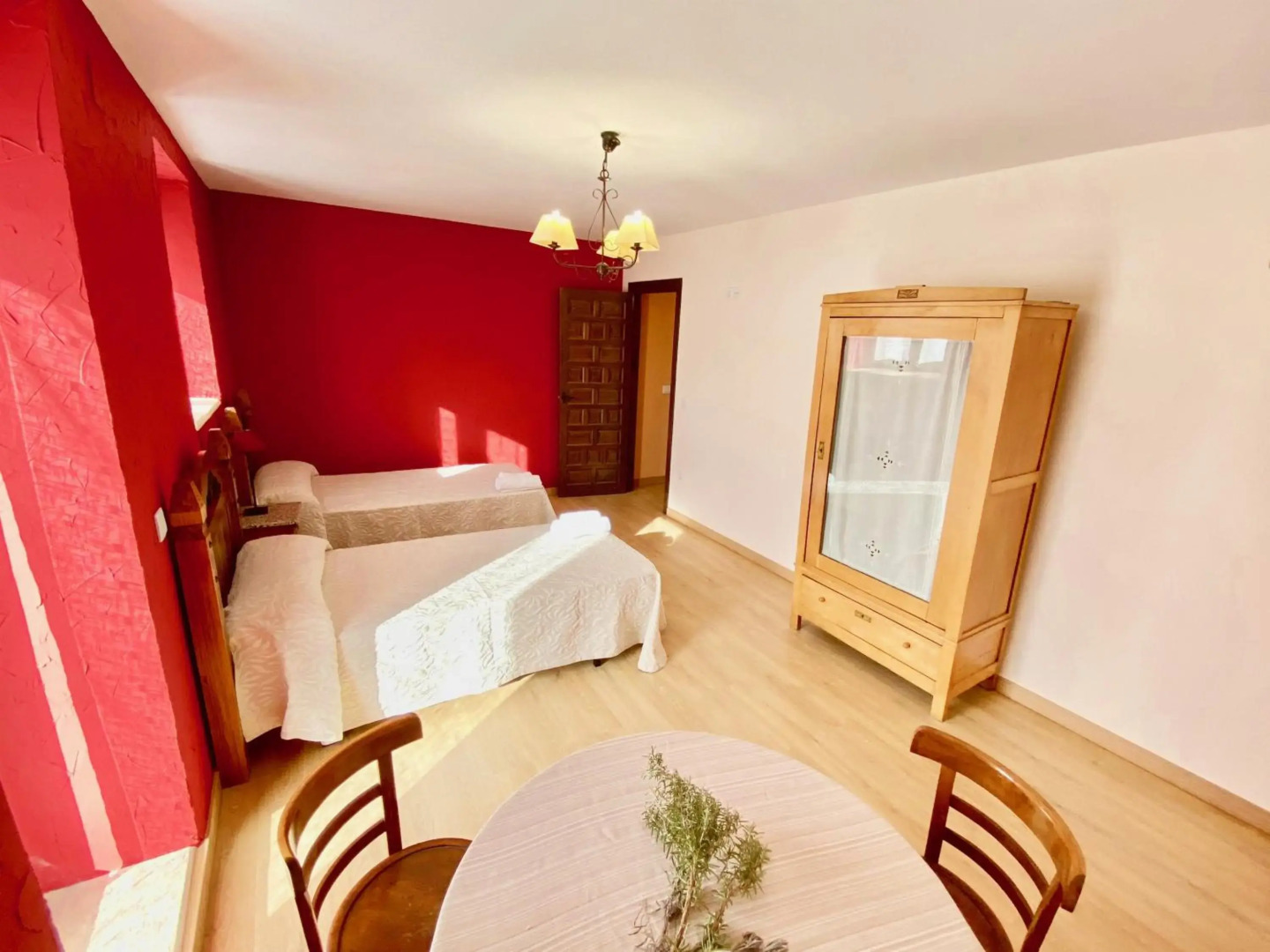 La Parada de Jimena-Casa rústica rodeada de bodegas en Rueda