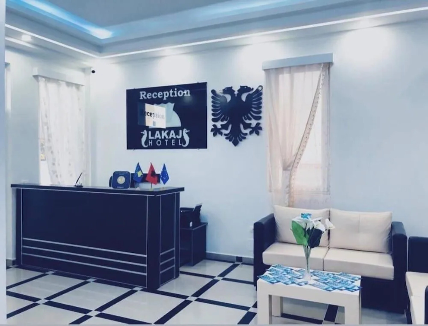 Hotel Lakaj