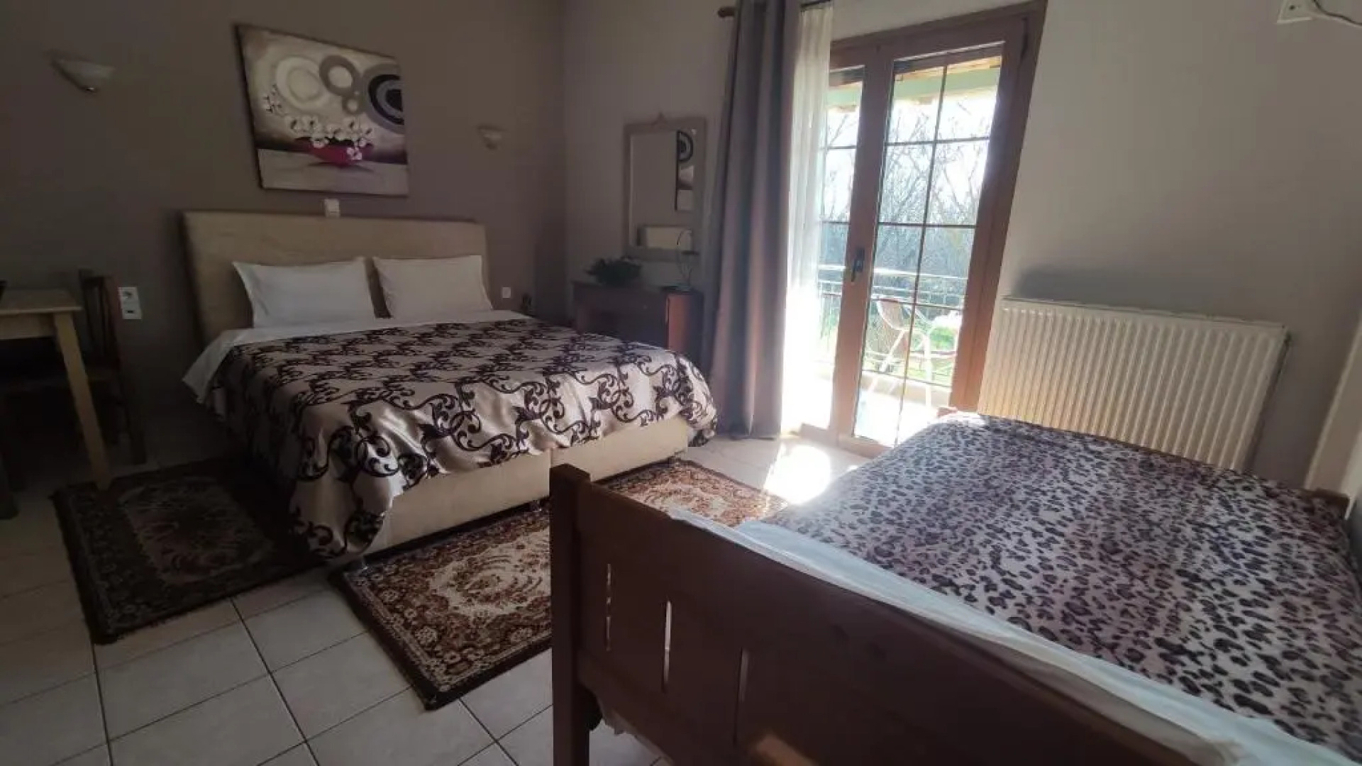 Zisis Garden Studios