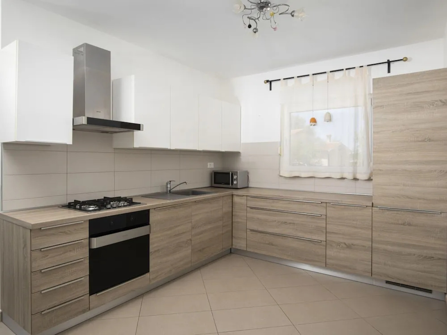 Villa in Sorici With Private Pool