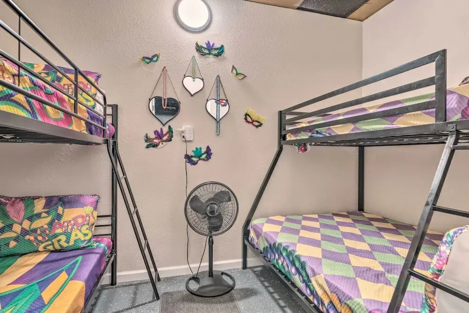 'the Float Yard' Pensacola Home w/ Pool Table