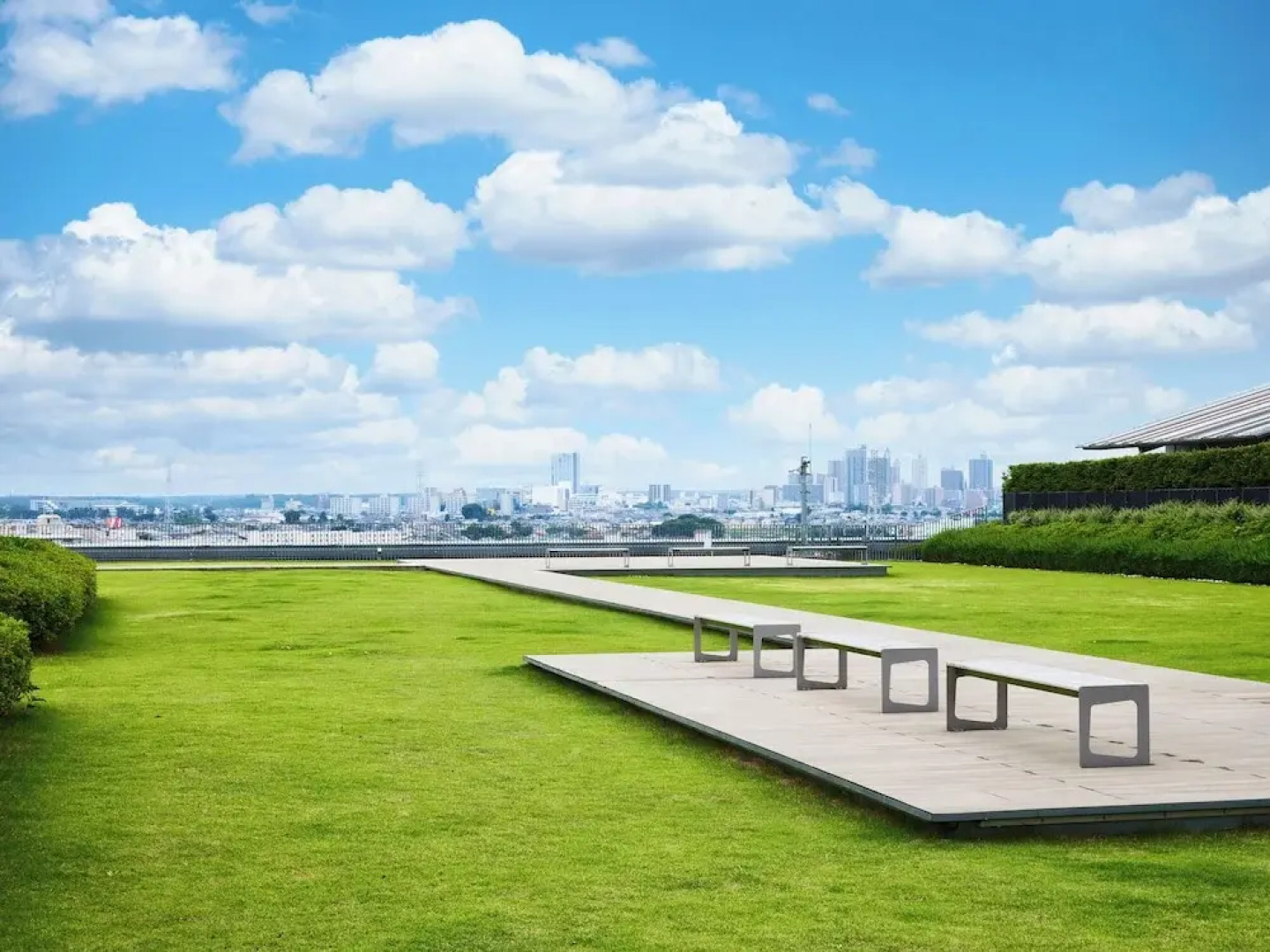 IN THE LIBRARY hotel and books TOKOROZAWA