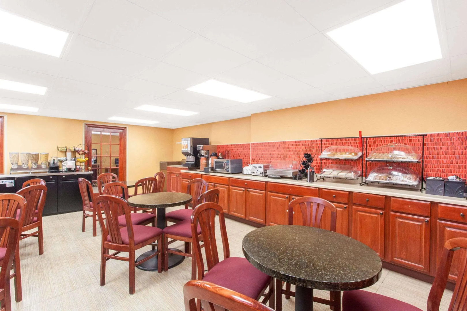 Howard Johnson Inn Suffern