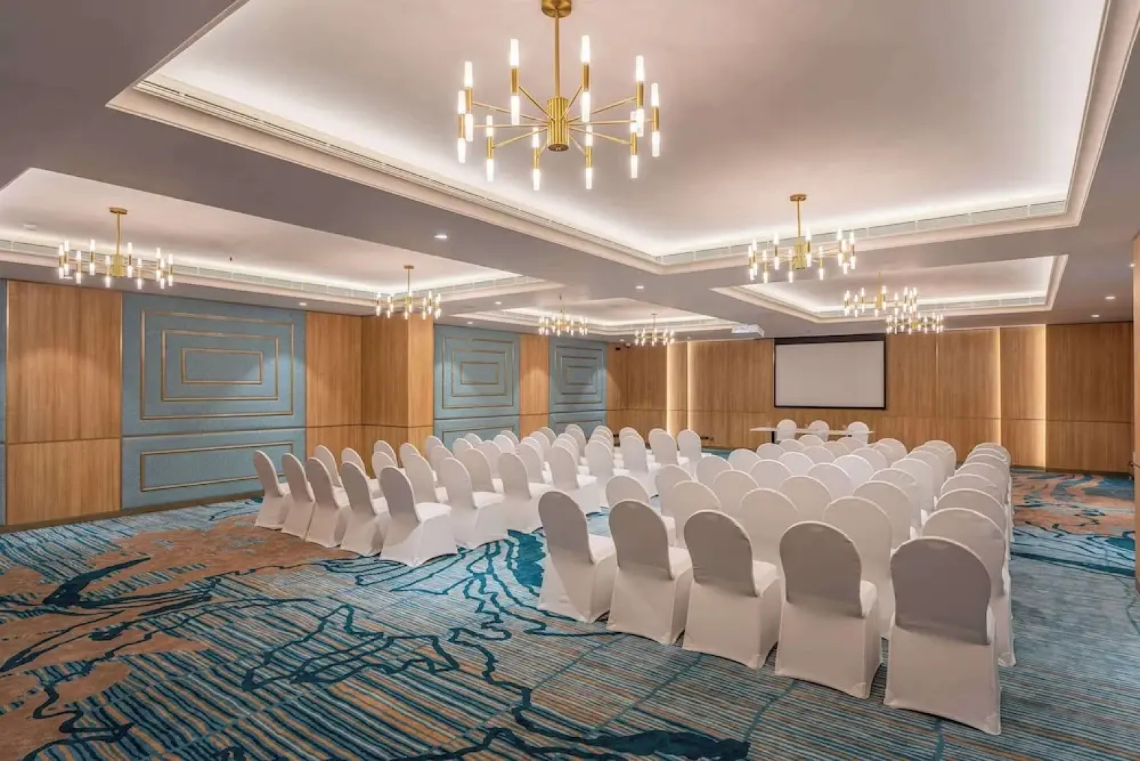 Park Inn & Suites By Radisson Thrissur East Fort