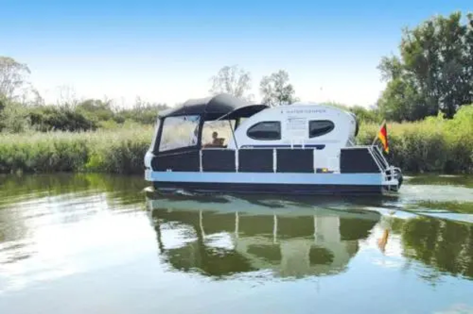 Hausboot _Wassercamper_ SCHW 930