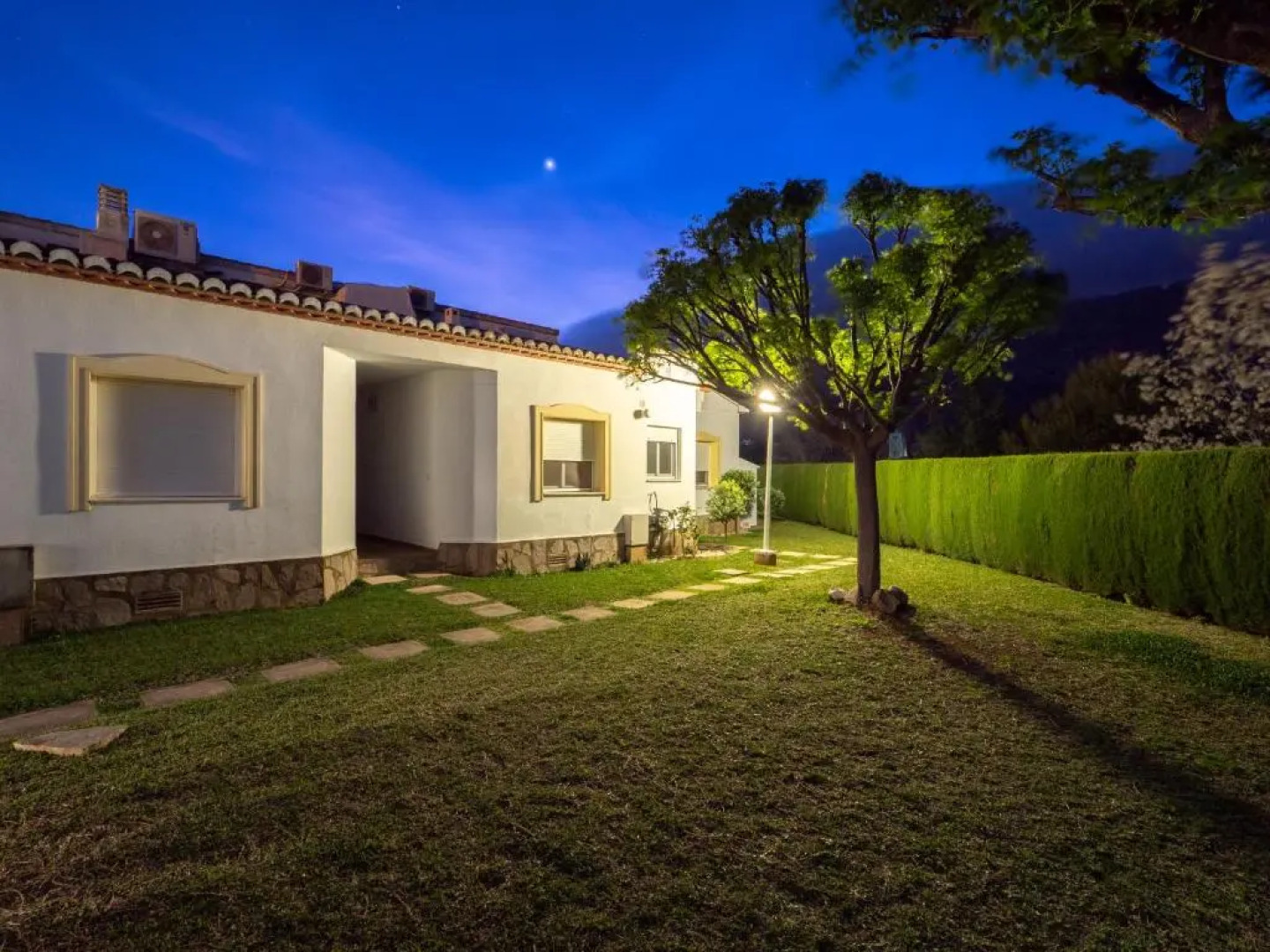 House In Private Urbanization