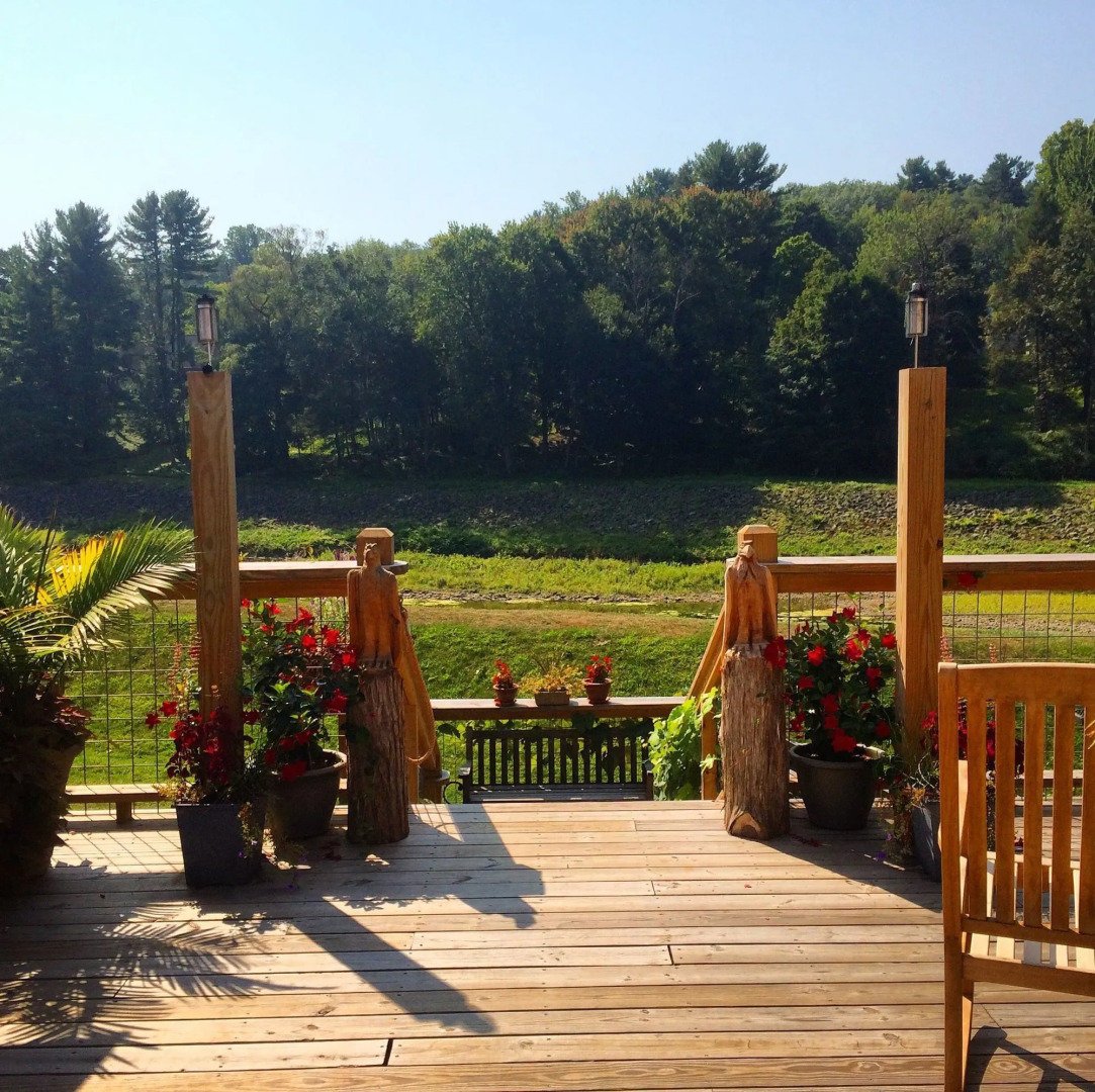 The 1850 House Inn and Tavern