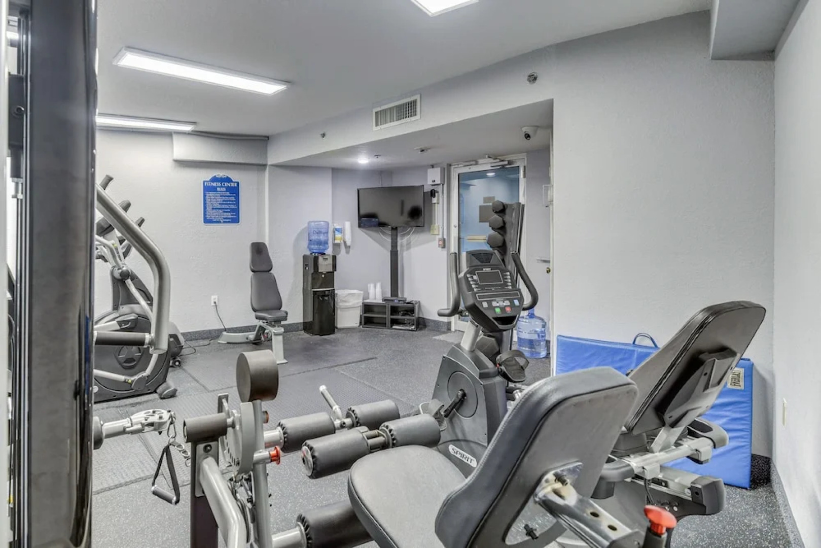 Beautiful Daytona Beach Shores Condo w/ Hot Tub!