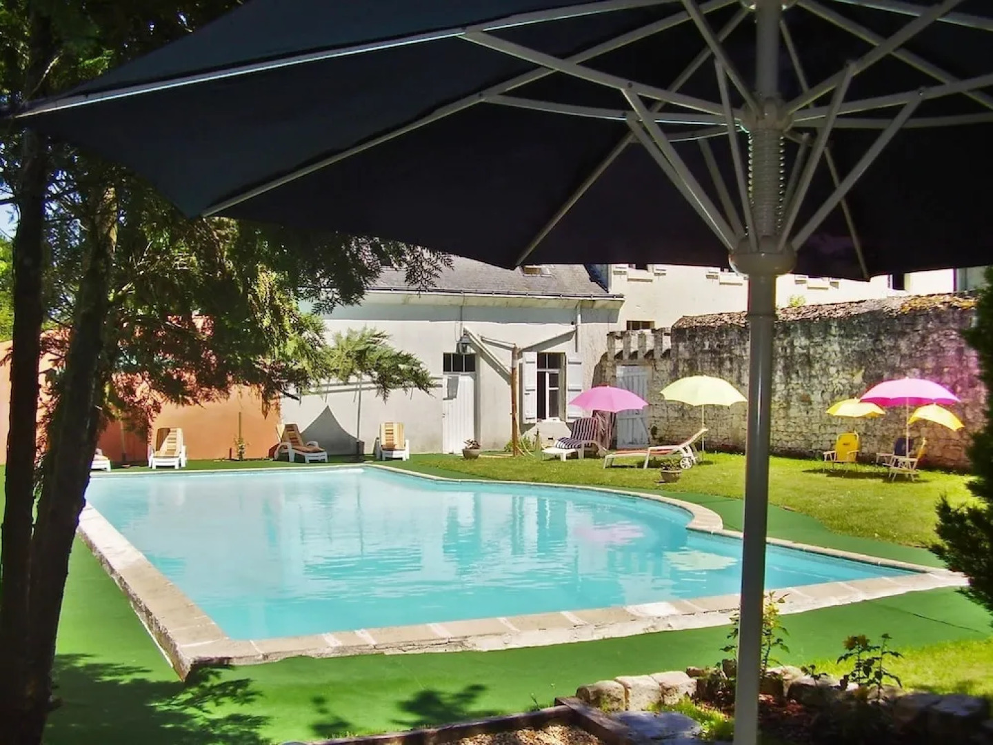 Mansion With 6 Bedrooms in Neuillé, With Private Pool, Furnished Garde