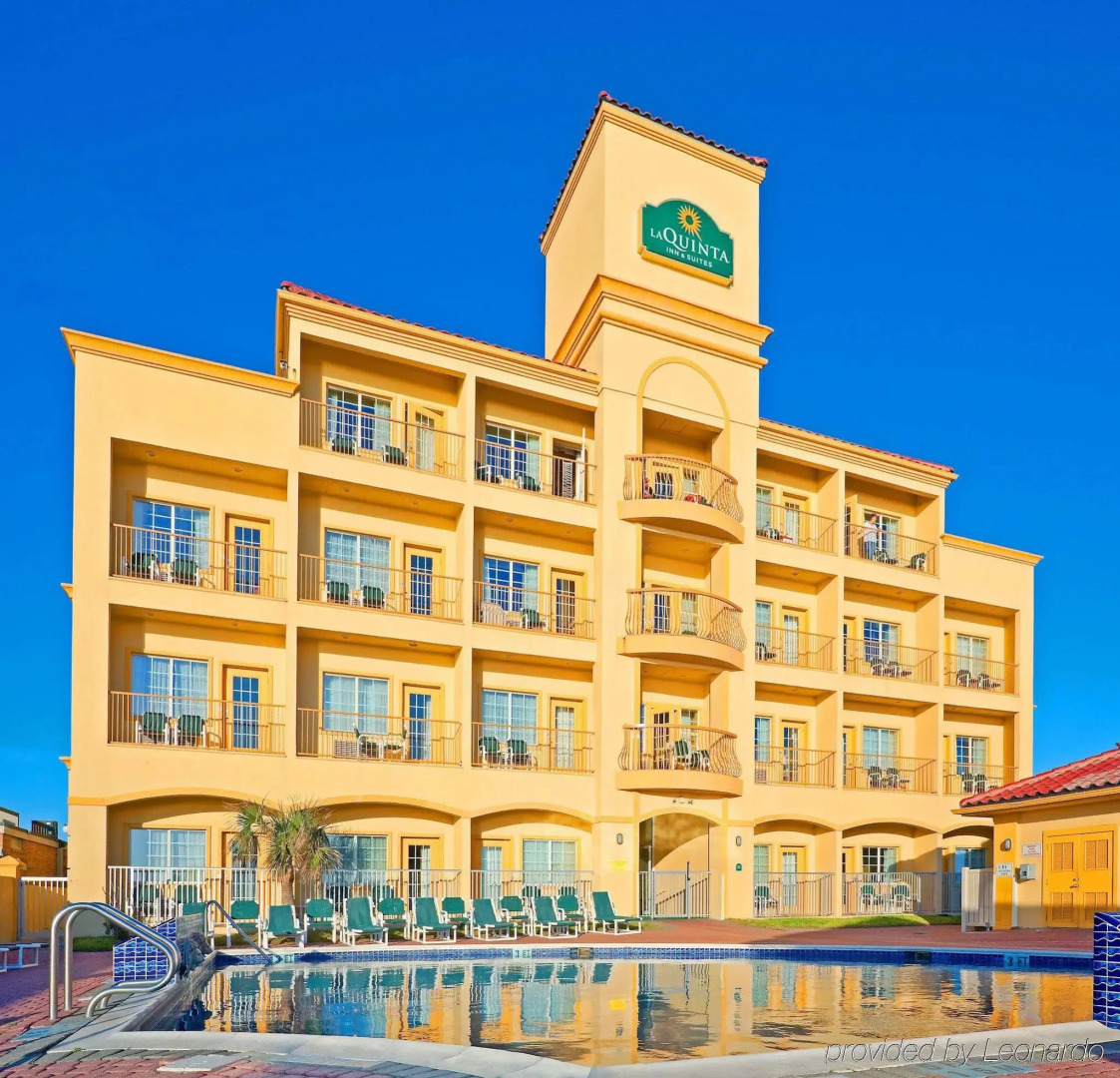La Quinta Inn & Suites by Wyndham South Padre Island Beach