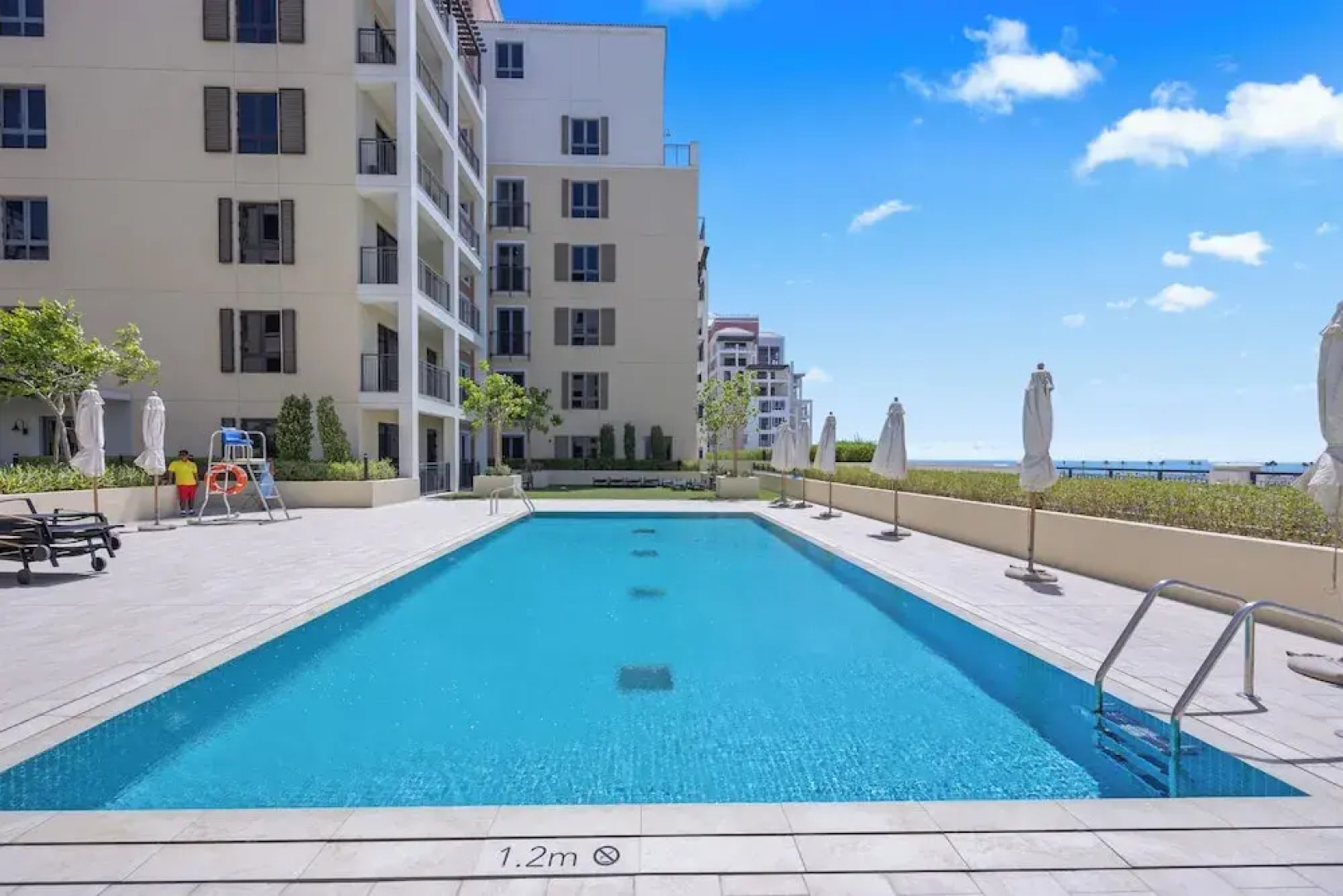 Portside Bliss La Mer 1 BR with Sea View