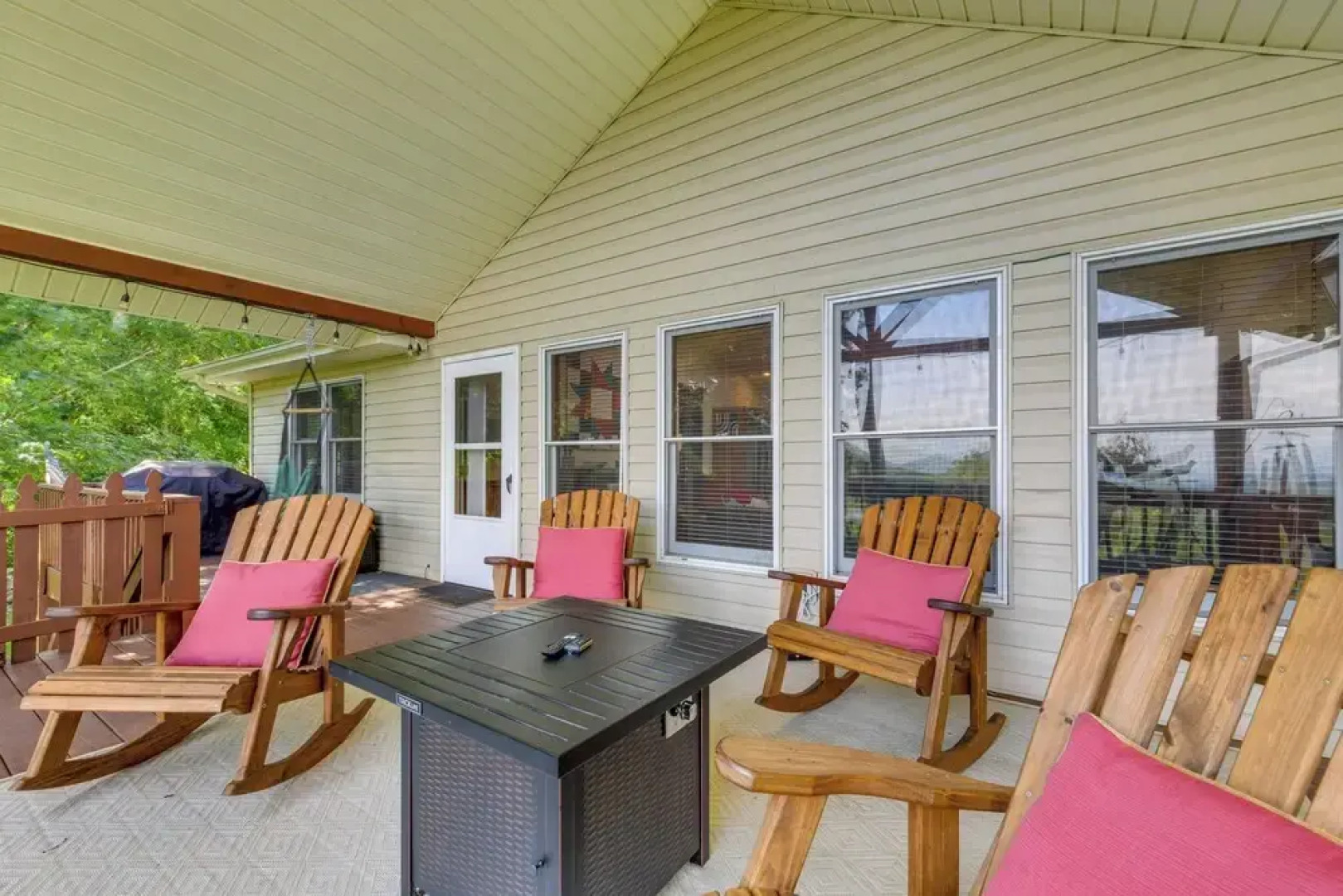 Pet-friendly Waynesville Retreat w/ Hot Tub!