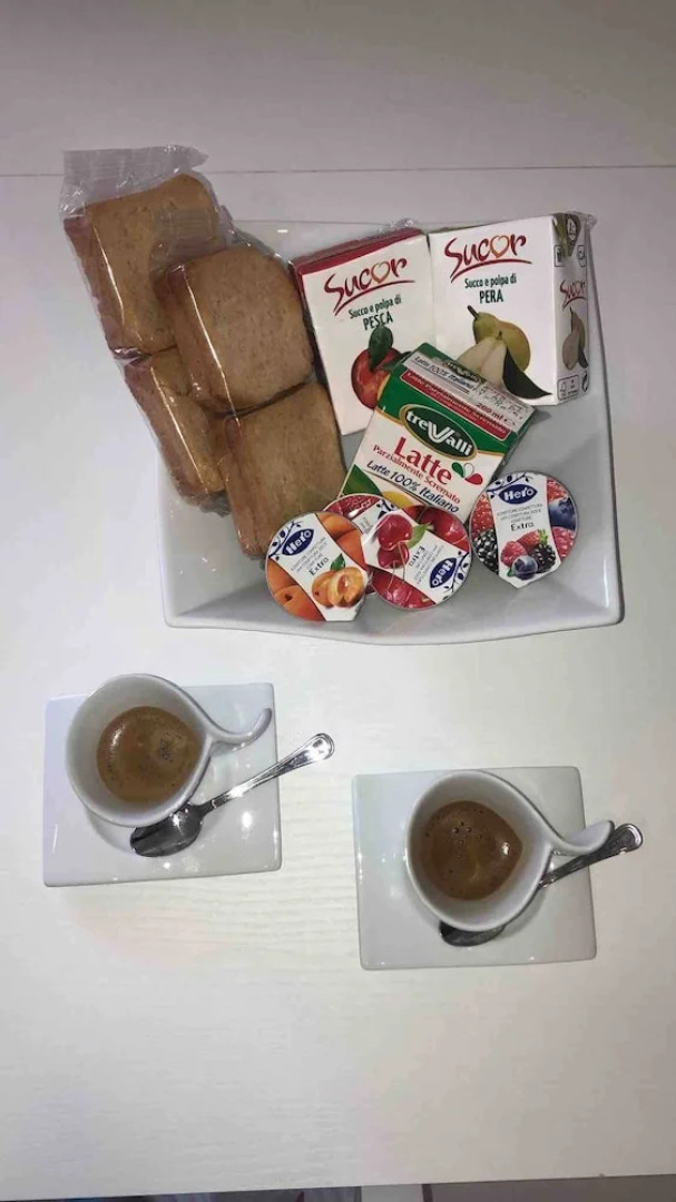 Functional Mini Luxury Lodges Near Camerino