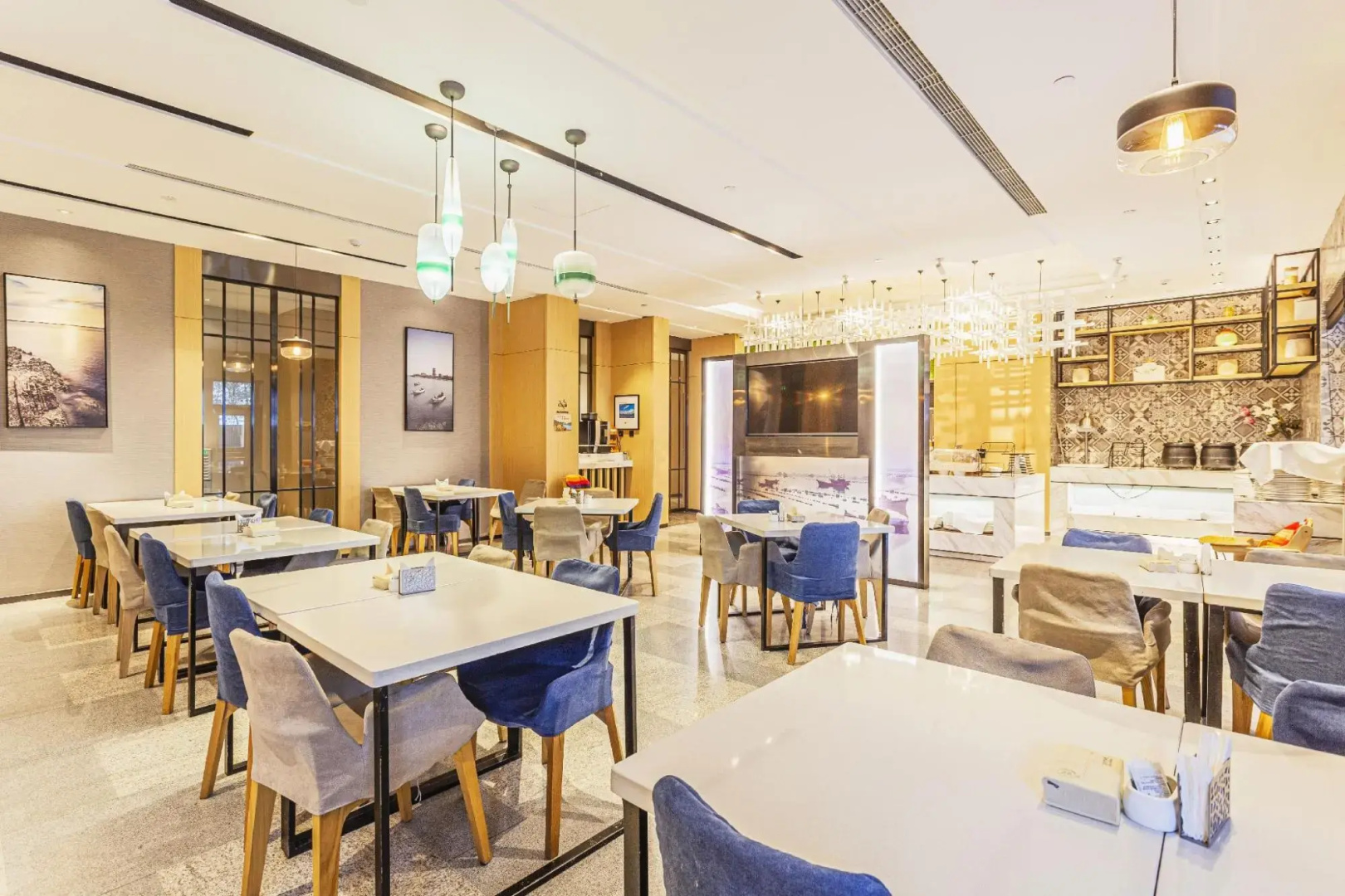Atour Hotel Zhenda Road South Station Yantai