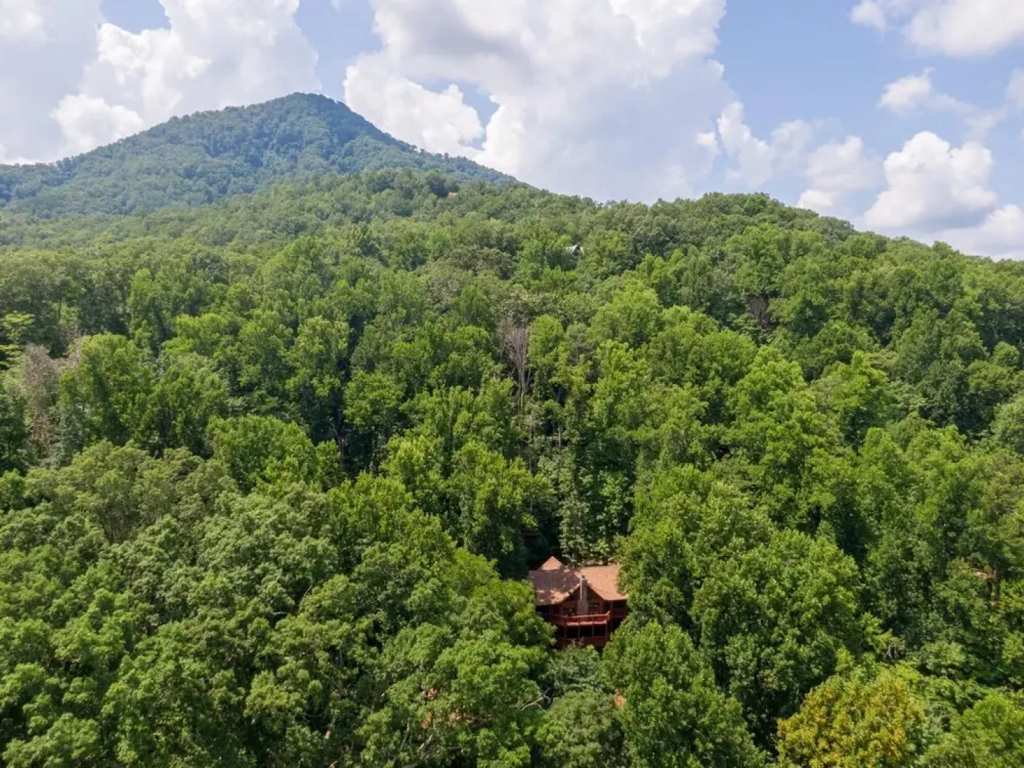 Sage Grass Retreat Wears Valley Cabin w Hot Tub Game Room Wraparound Deck