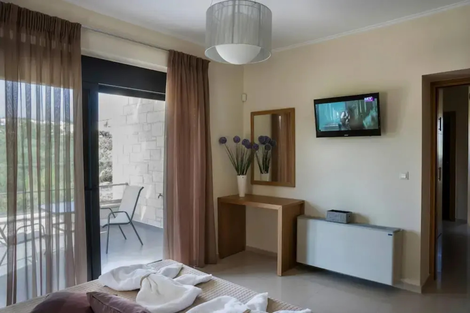 Luxurious Modern Mansion With Private Pool and Sauna 200m From Beach