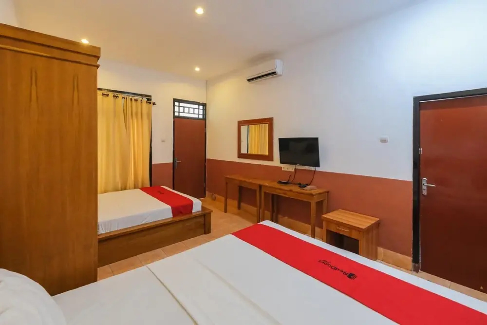 RedDoorz @ Ocean 2 Gili Trawangan