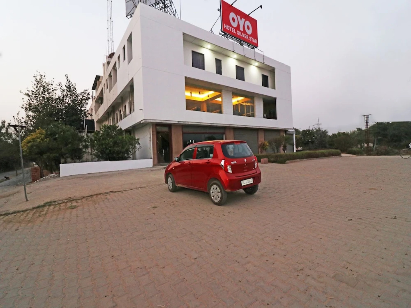 Hotel Silver Star By OYO Rooms