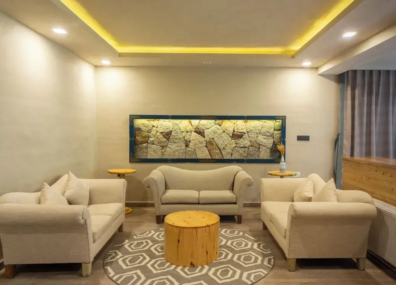 Stone Hedge Hotel - Hunder