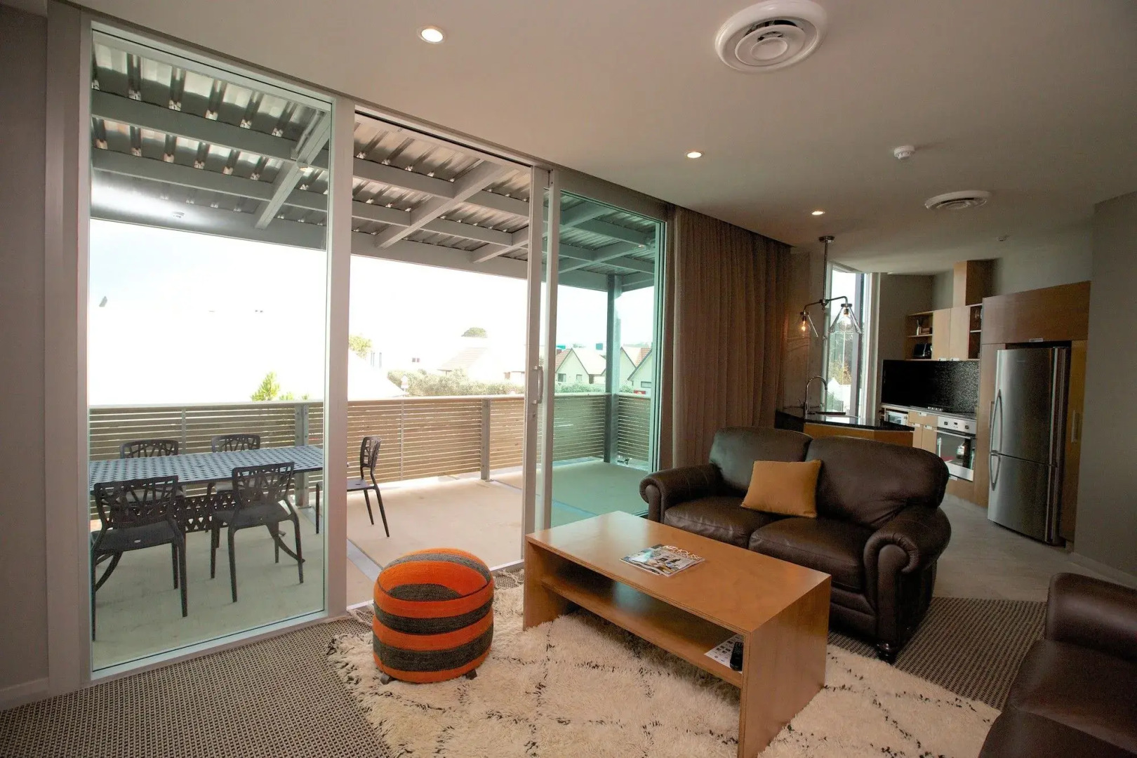 King and Queen Hotel Suites