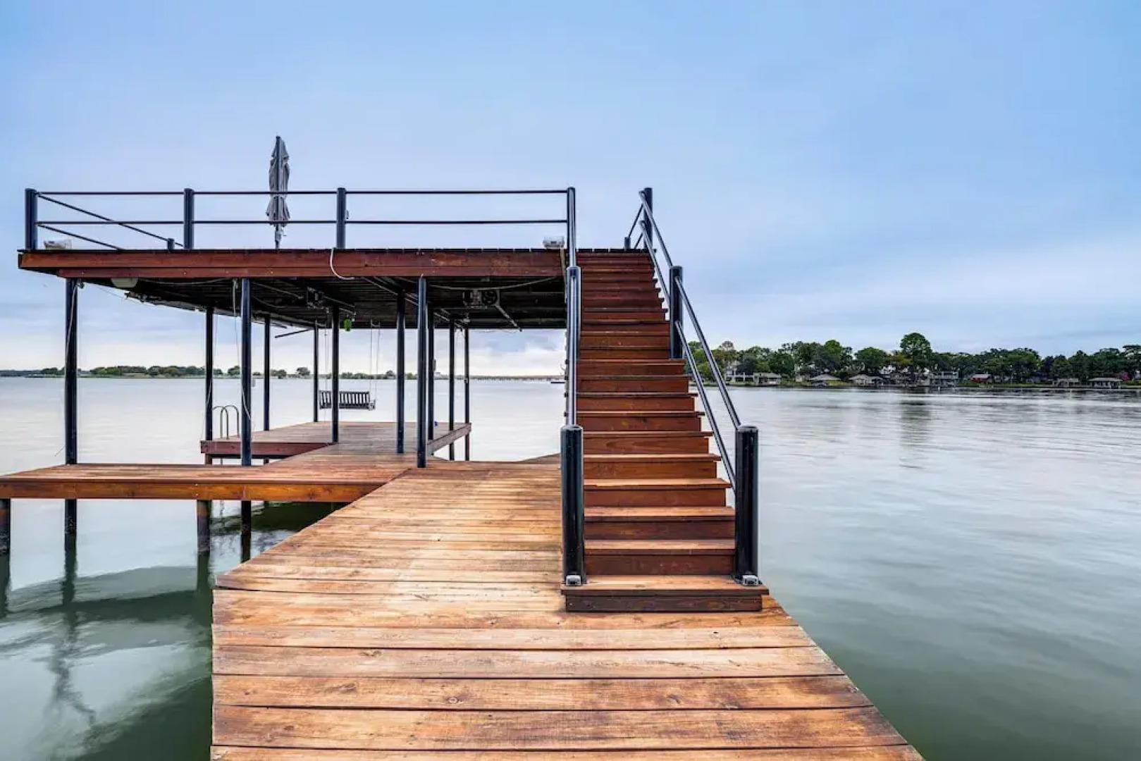 Dock & Hot Tub! High-end Cedar Creek Lake Retreat