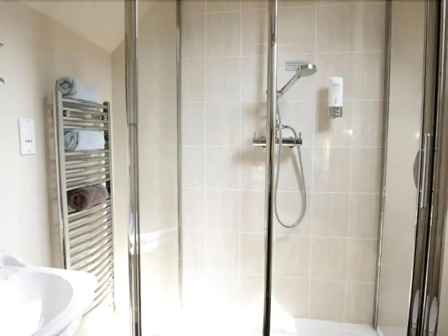 The Hollow Bottom - B&B