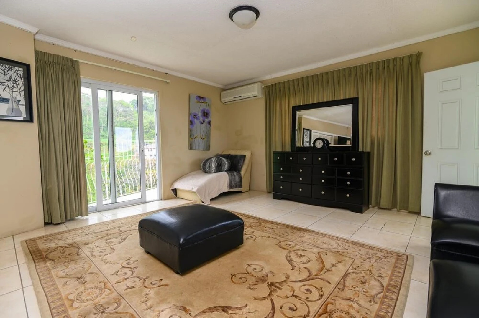 Look Out Point Master Room