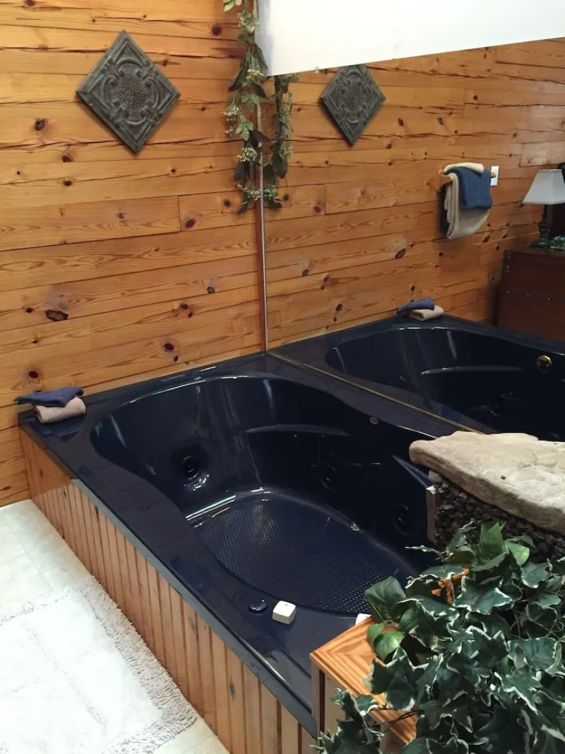 Wisteria Lane Lodging